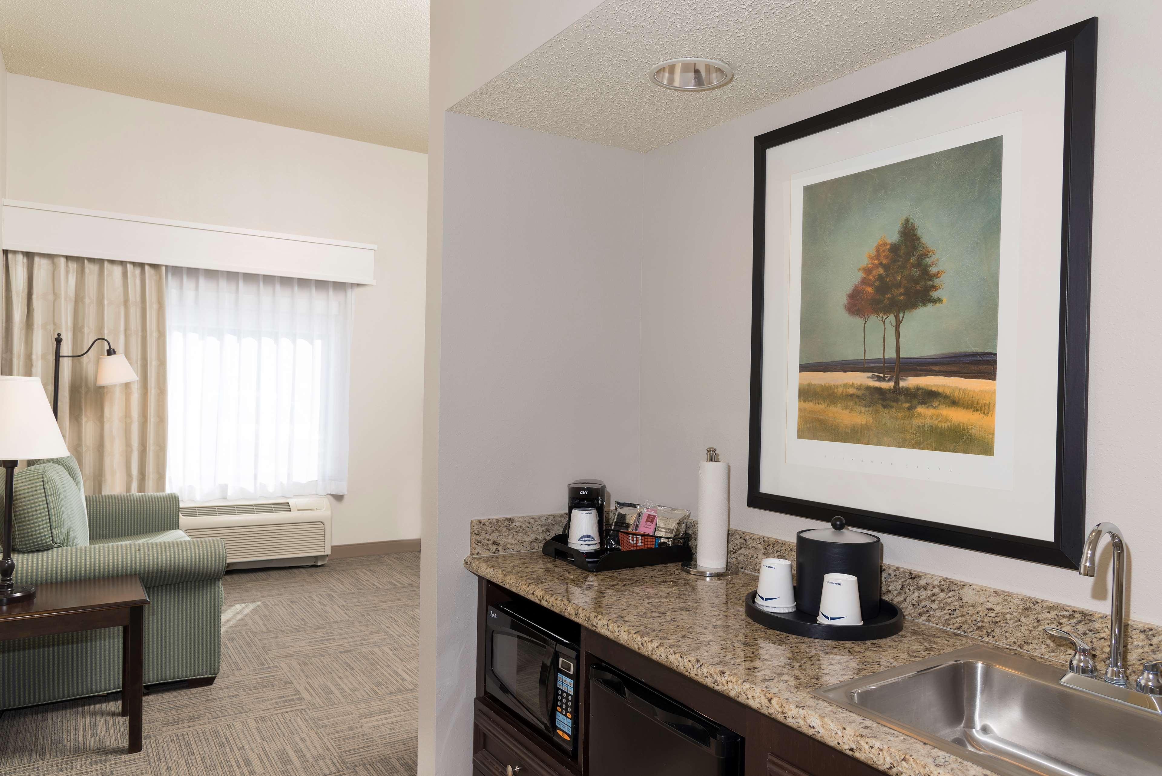 Hampton Inn & Suites Hartford-Manchester Exterior foto